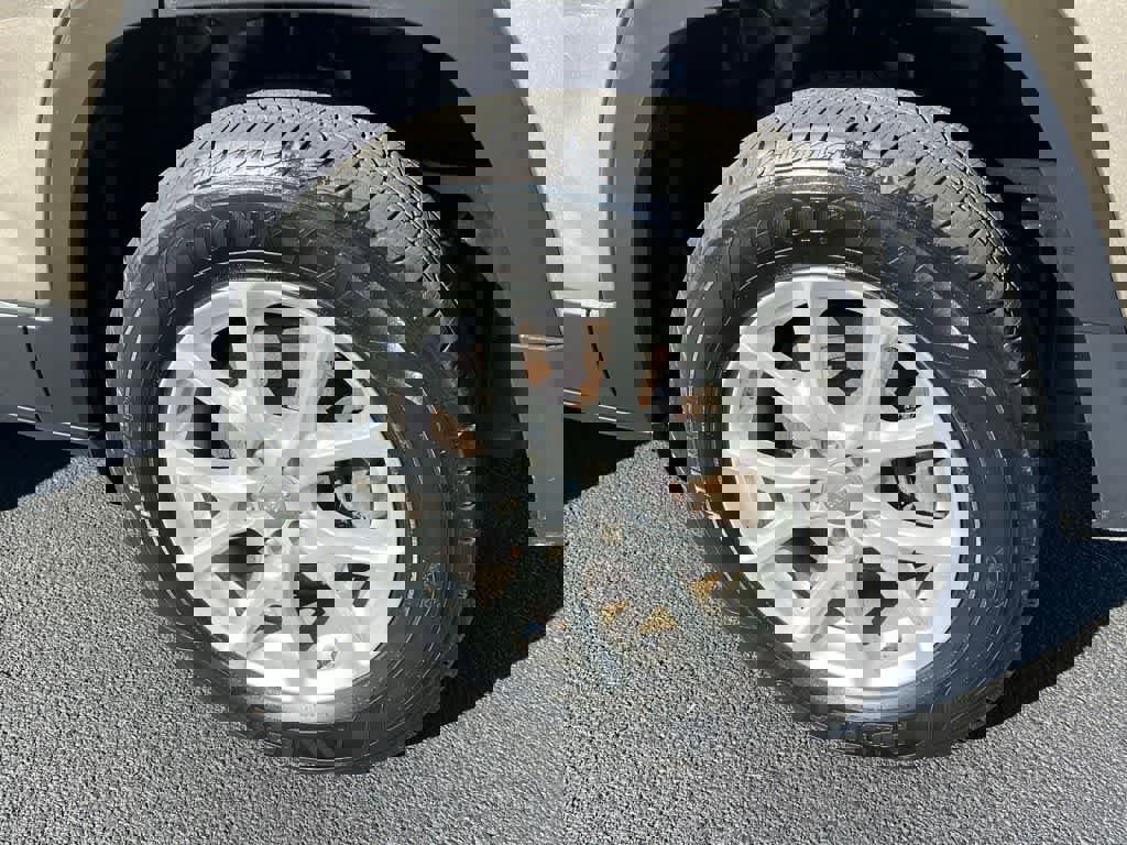 Used 2016 Jeep Cherokee Latitude w/ Cold Weather Group image 10