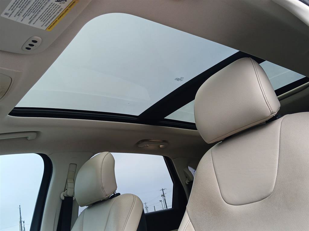 Used 2015 Ford Edge Titanium w/ Equipment Group 301A FWD image 17