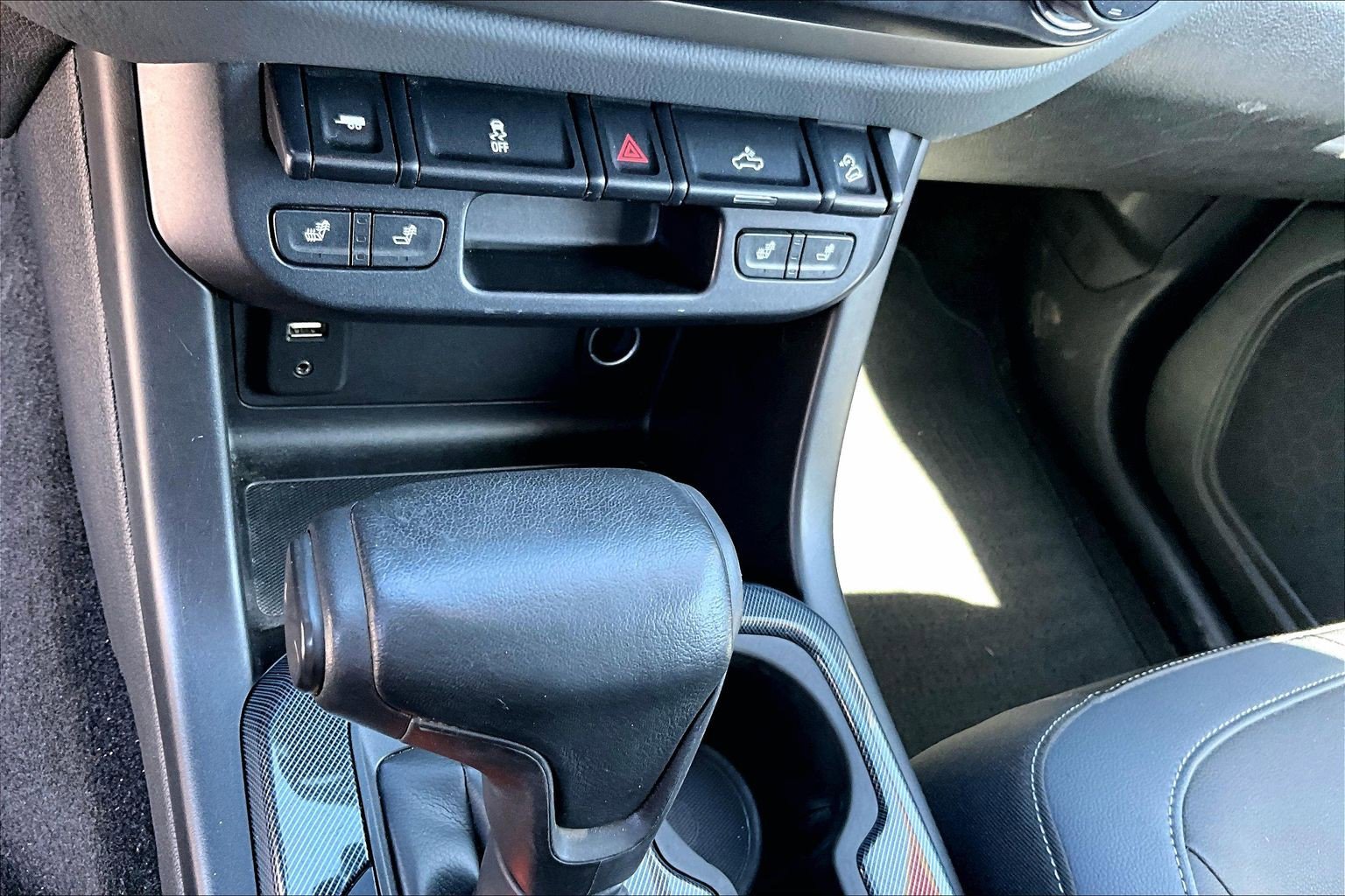 Used 2015 Chevrolet Colorado Z71 AWD/4WD image 21