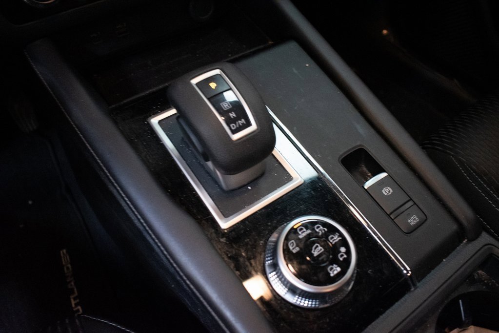 Used 2024 Mitsubishi Outlander ES image 18