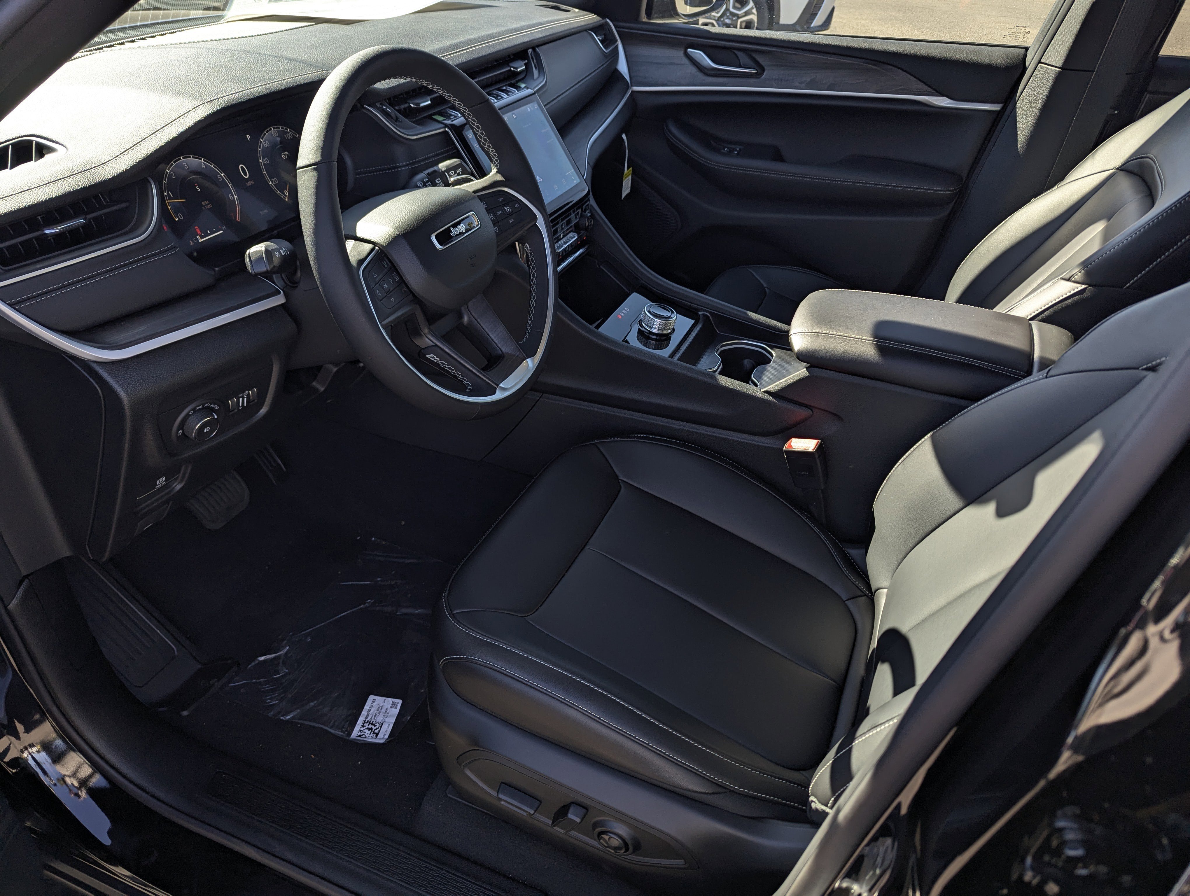 New 2025 Jeep Grand Cherokee L Limited image 9