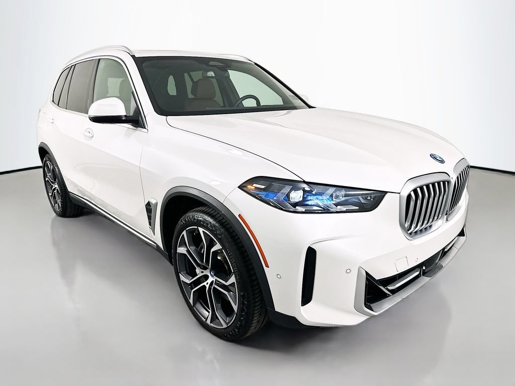 Used 2025 BMW X5 xDrive50e w/ Executive Package AWD/4WD image 3