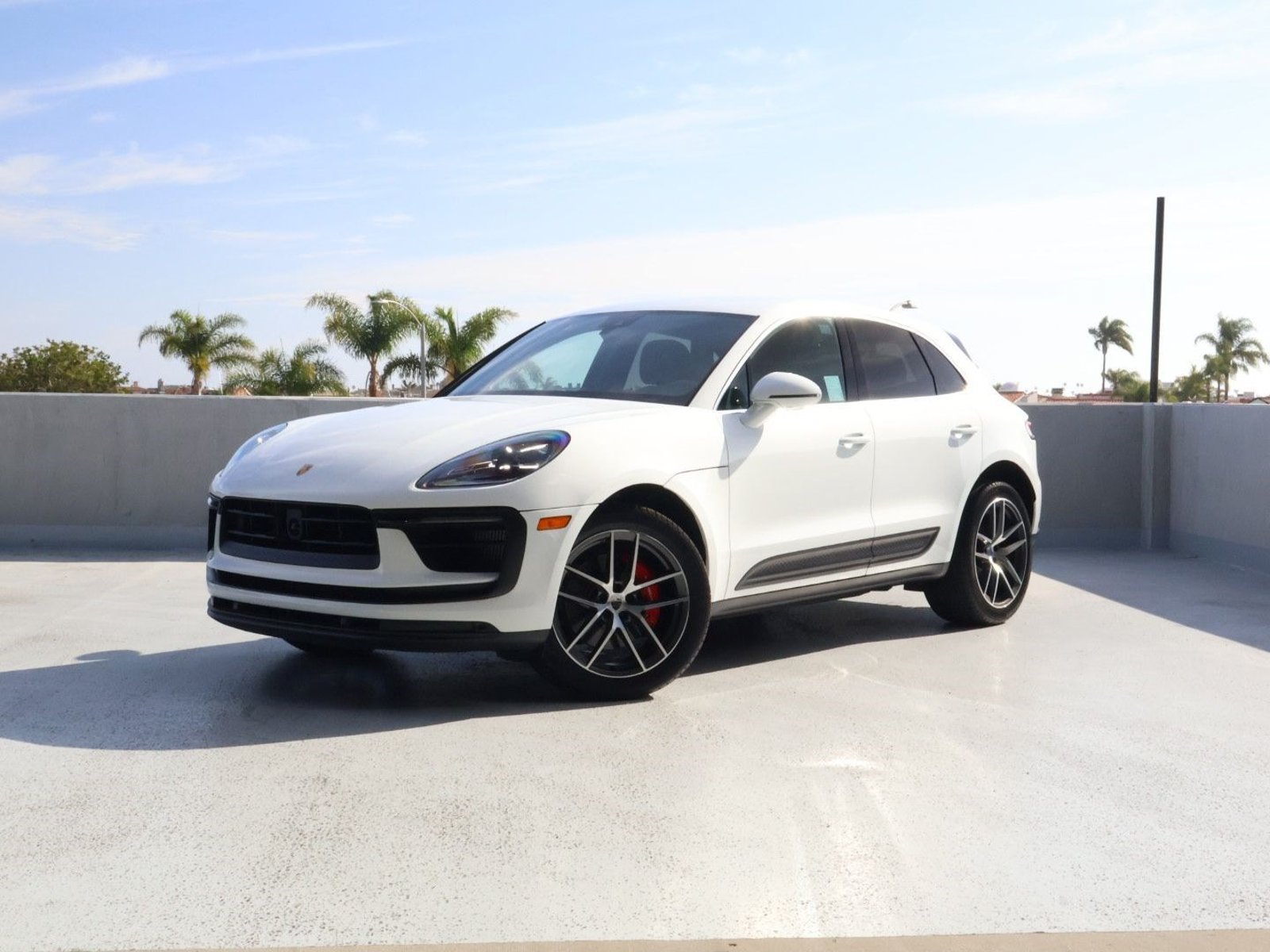 Certified 2024 Porsche Macan S AWD/4WD image 1
