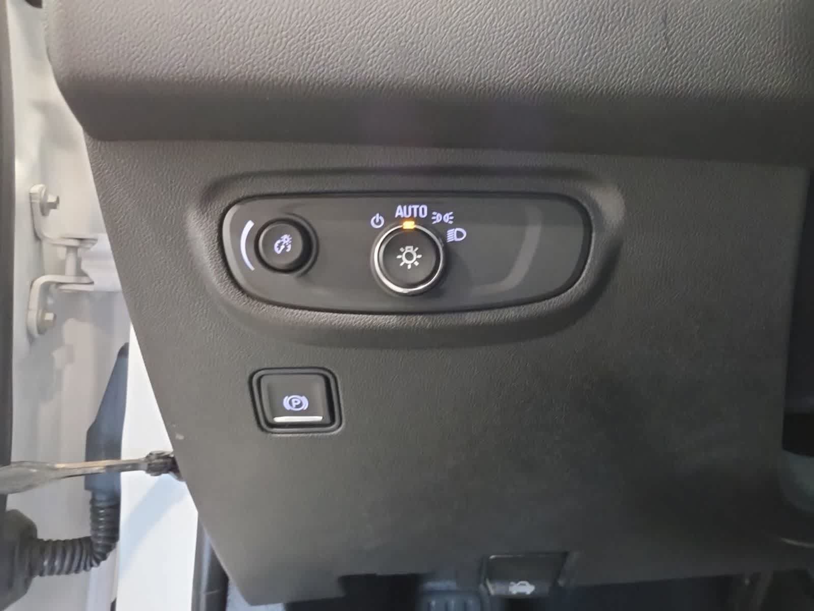 Used 2022 GMC Terrain SLE FWD image 21