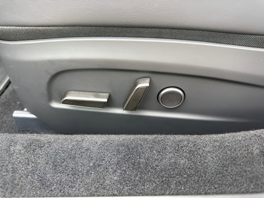 Used 2024 Tesla Model 3 Standard Range image 10