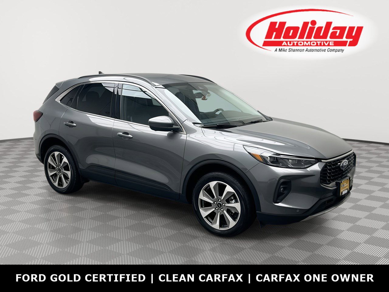 Used 2024 Ford Escape Platinum image 1