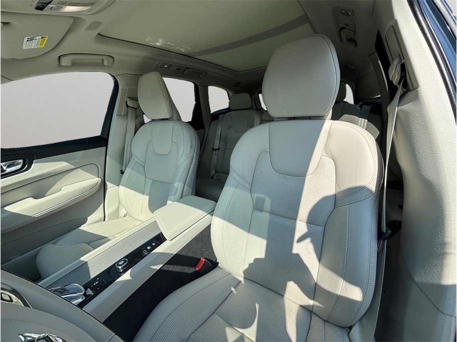 Used 2024 Volvo XC60 B5 Ultimate AWD/4WD image 20