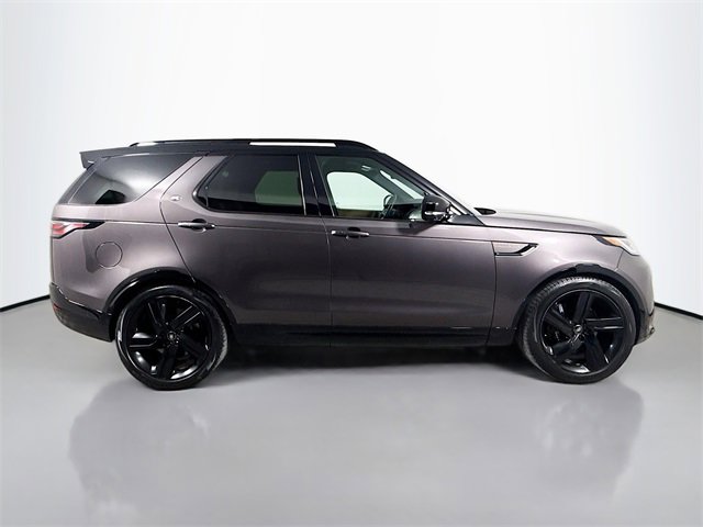 Used 2023 Land Rover Discovery Metropolitan Edition image 4