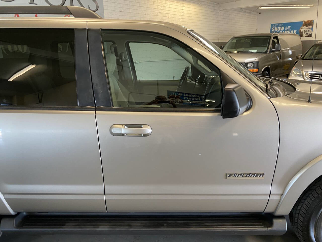 Used 2008 Ford Explorer XLT image 18