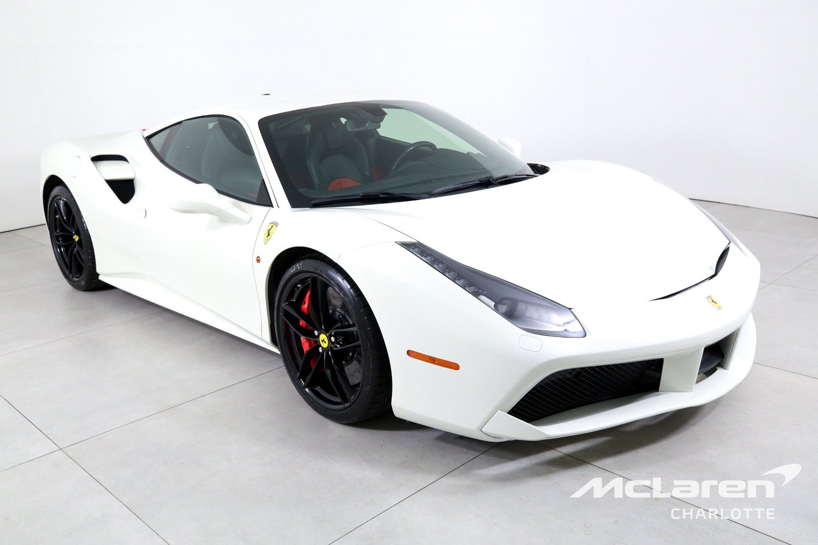 Used 2019 Ferrari 488 GTB RWD image 3