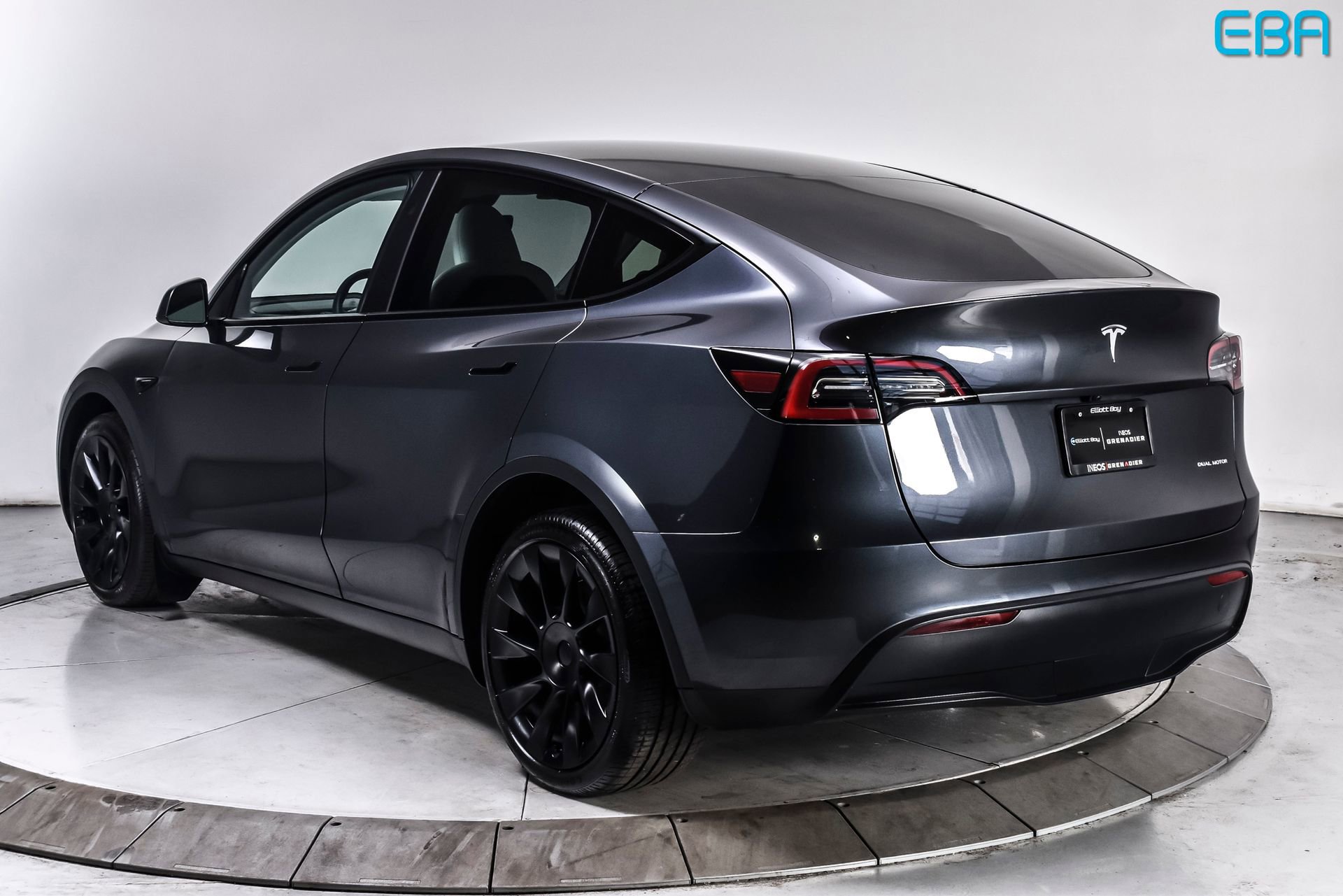 Used 2024 Tesla Model Y Long Range AWD/4WD image 4