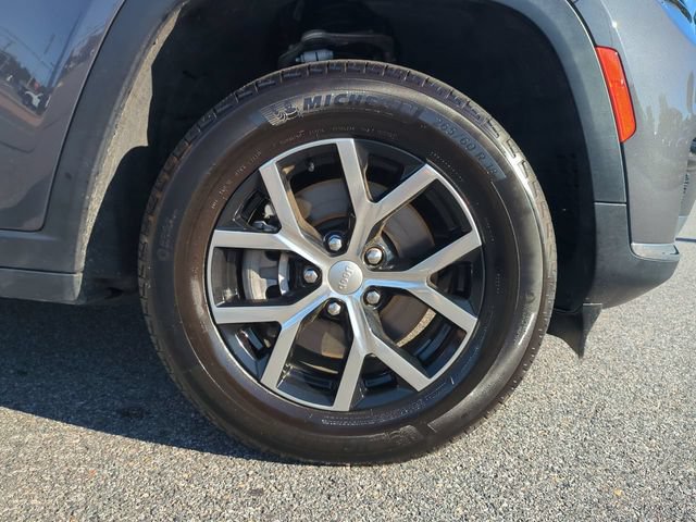 Used 2023 Jeep Grand Cherokee L Limited AWD/4WD image 11