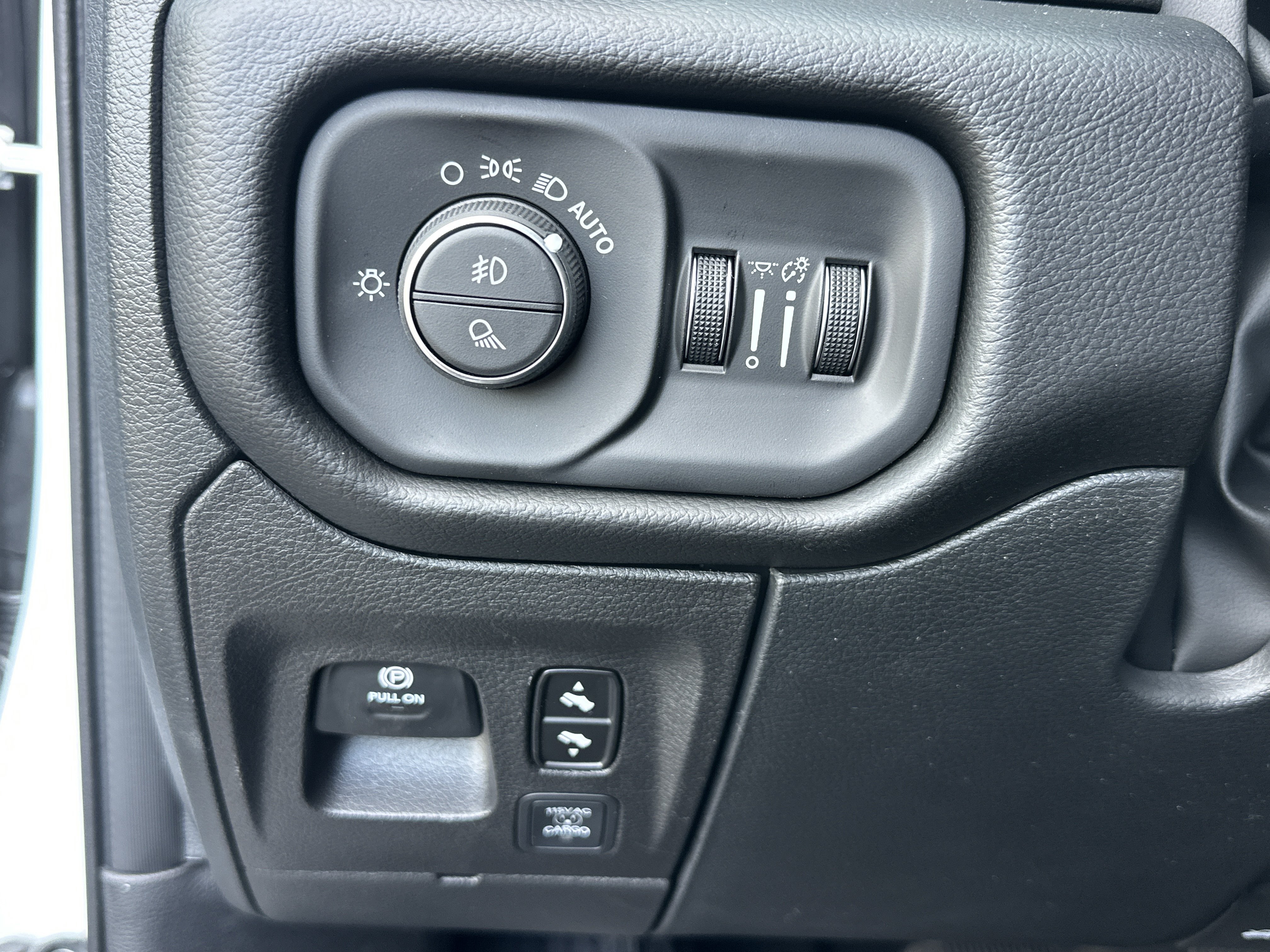 New 2027 RAM 1500 Laramie AWD/4WD image 17