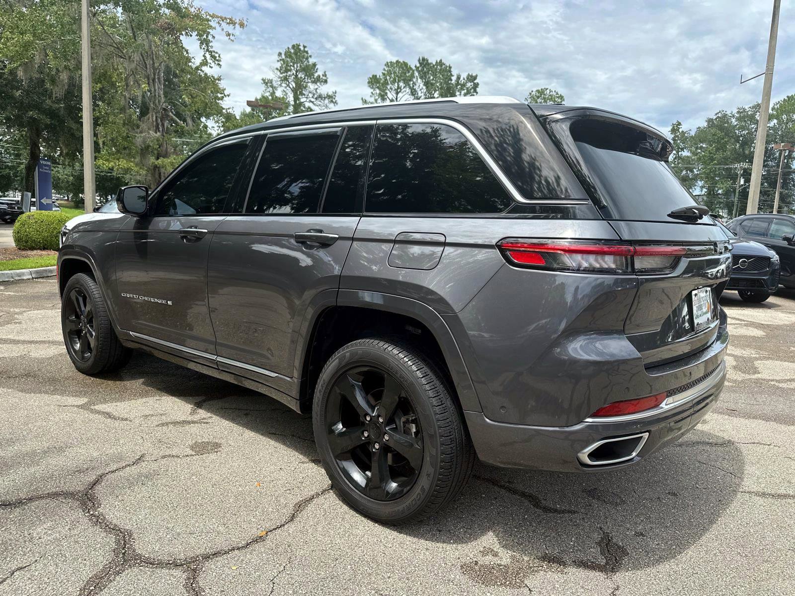 Used 2023 Jeep Grand Cherokee Summit w/ Adv Protech Group IV image 5