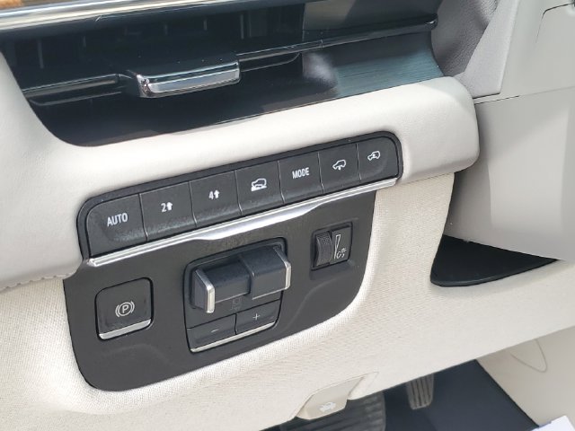 Certified 2024 Cadillac Escalade Sport Platinum AWD/4WD image 9