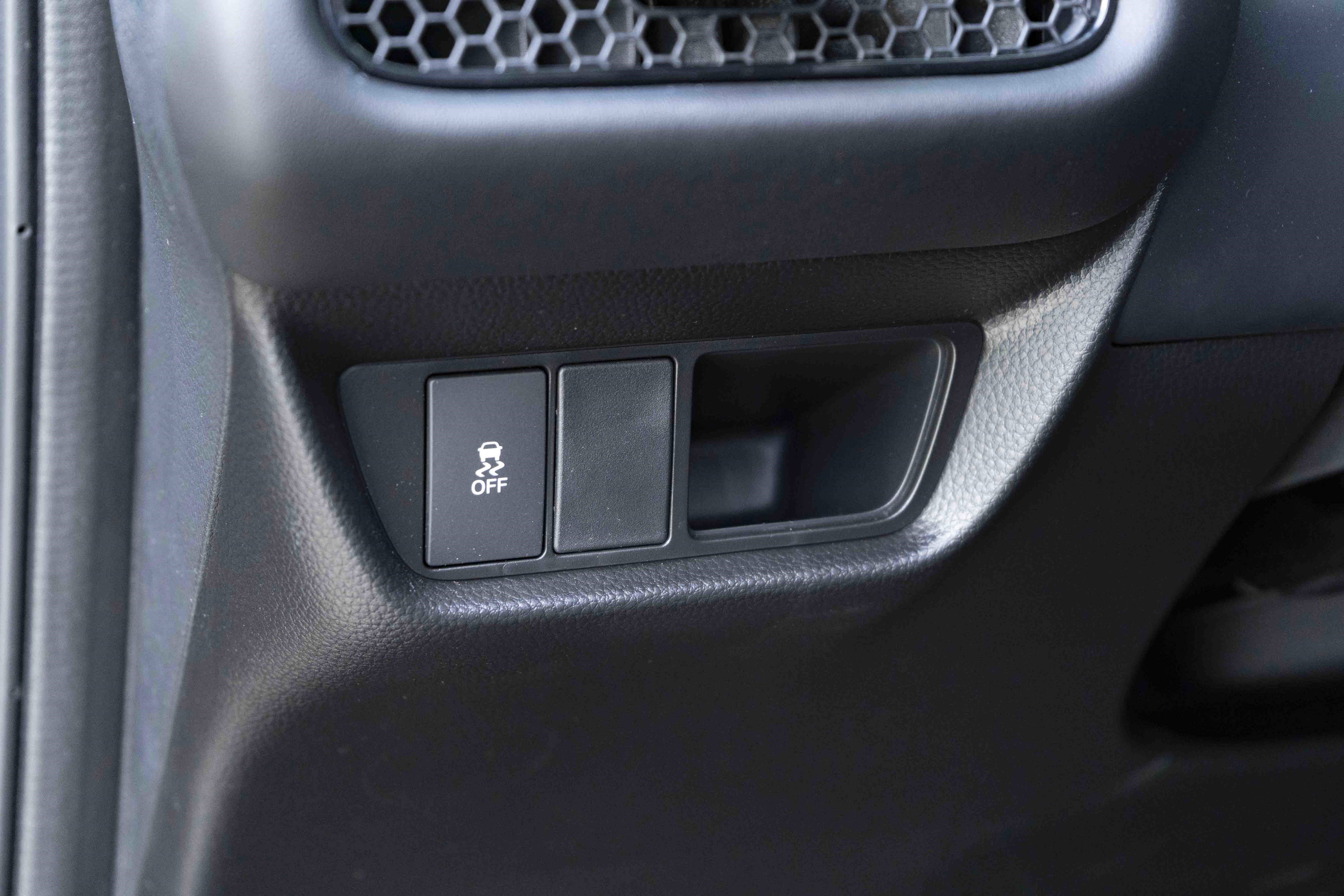 Certified 2026 Honda HR-V LX image 39