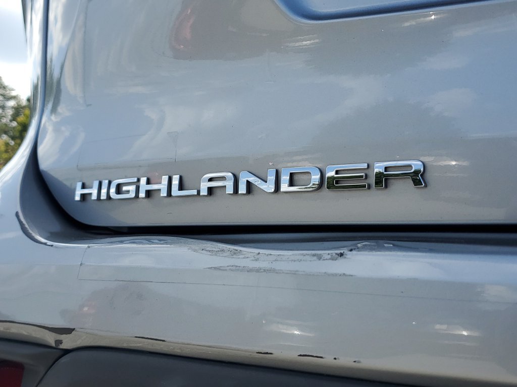 Used 2023 Toyota Highlander XLE FWD image 8