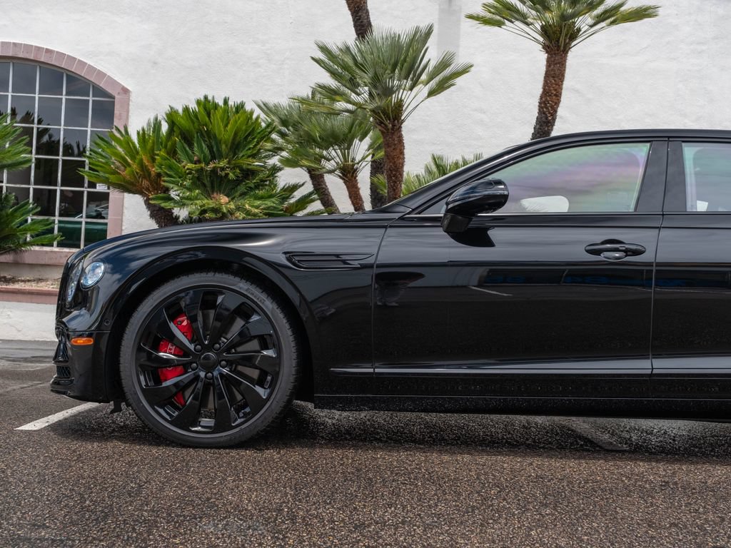 Used 2024 Bentley Flying Spur V8 AWD/4WD image 28