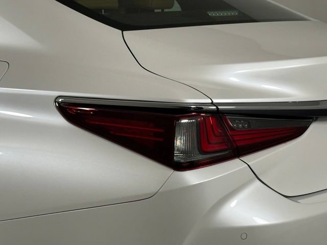 Certified 2021 Lexus ES 350 w/ Premium Package FWD image 18