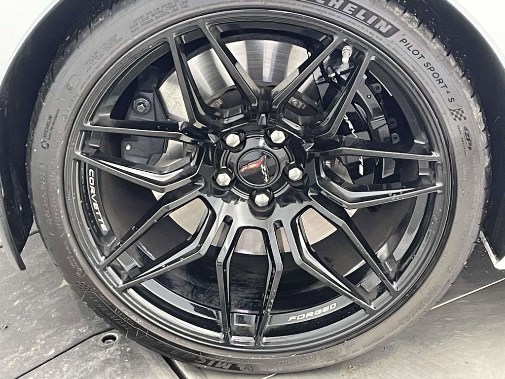 Used 2025 Chevrolet Corvette Z06 image 13