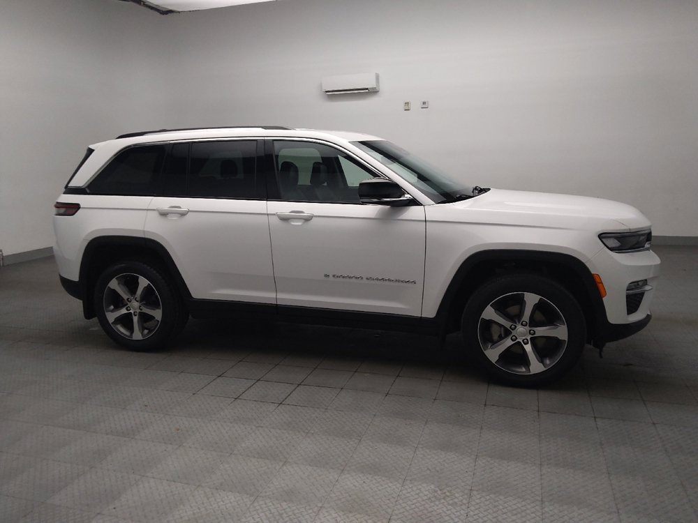 Used 2023 Jeep Grand Cherokee Limited w/ MOPAR Finishing Package AWD/4WD image 11