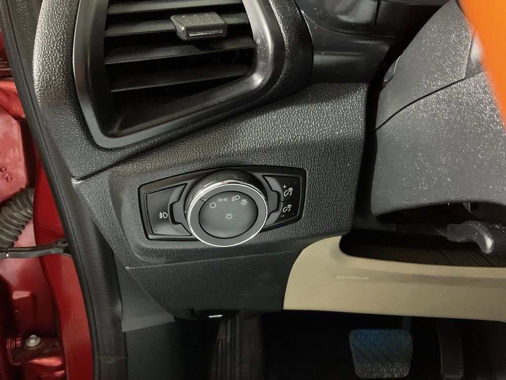 Used 2019 Ford EcoSport SE w/ SE Convenience Package FWD image 31