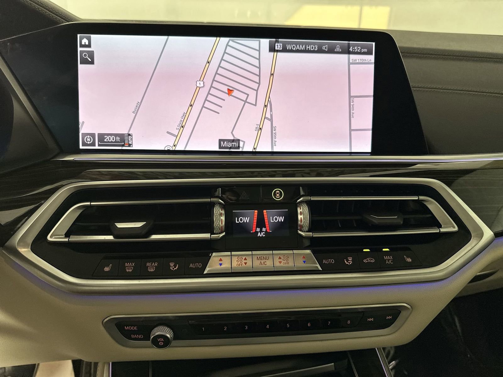 Used 2020 BMW X5 M50i w/ Premium Package AWD/4WD image 21