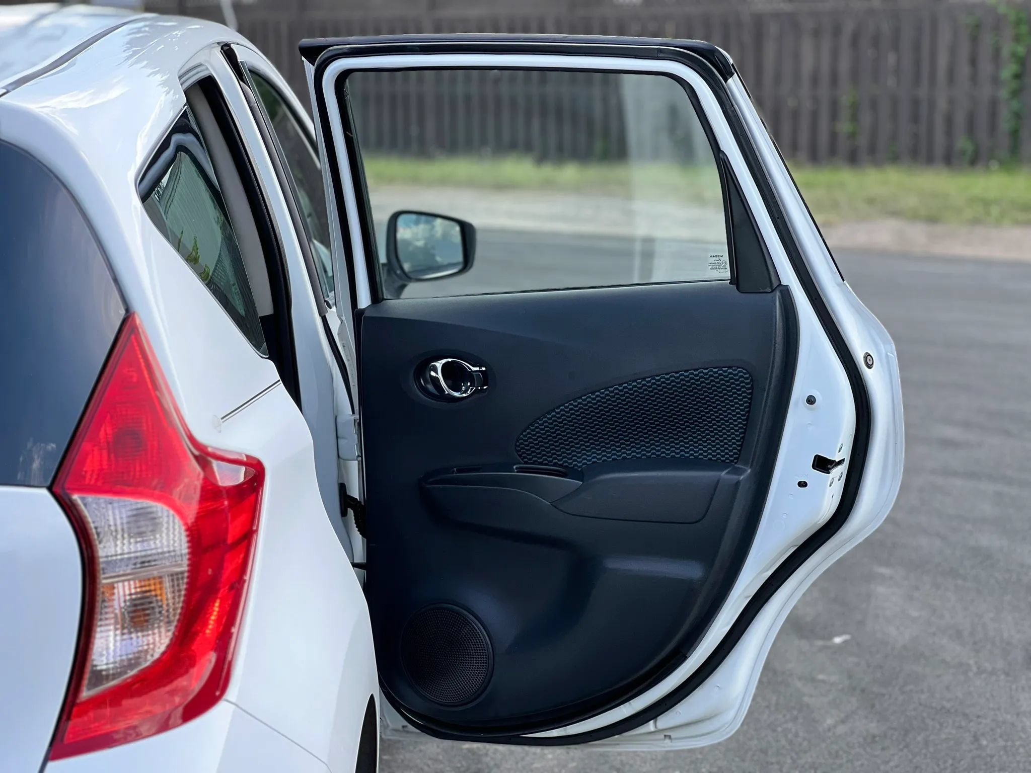 Used 2015 Nissan Versa Note SV w/ SV Appearance Package FWD image 34