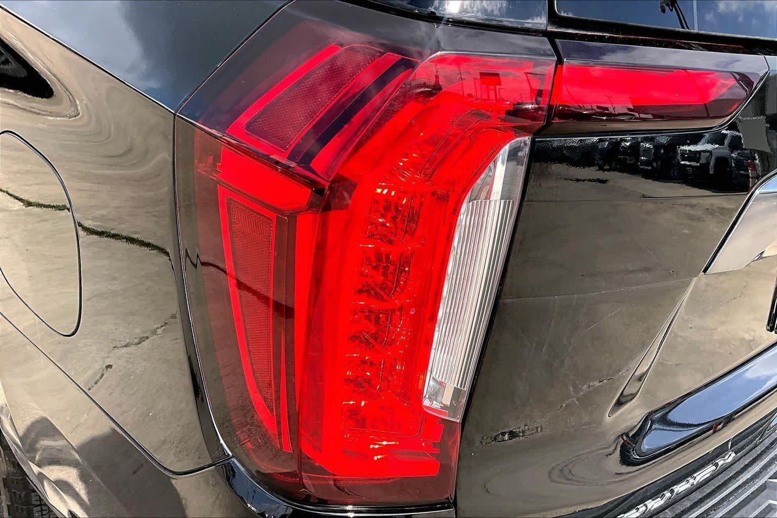 Used 2022 GMC Yukon XL AT4 AWD/4WD image 29