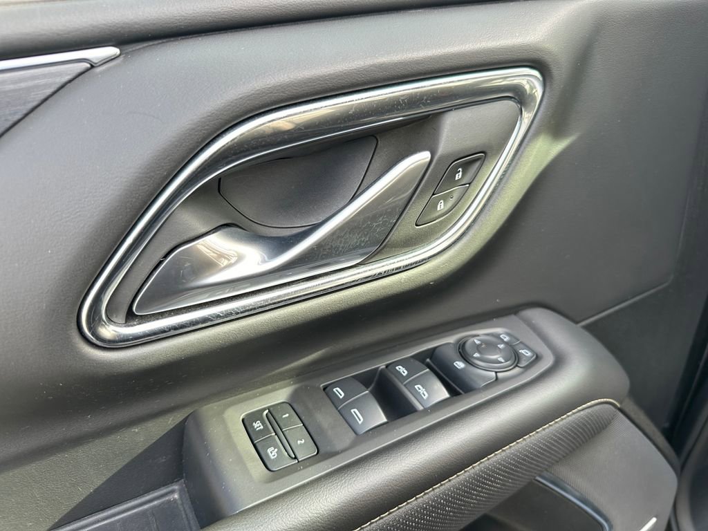 Used 2024 GMC Yukon SLT image 22