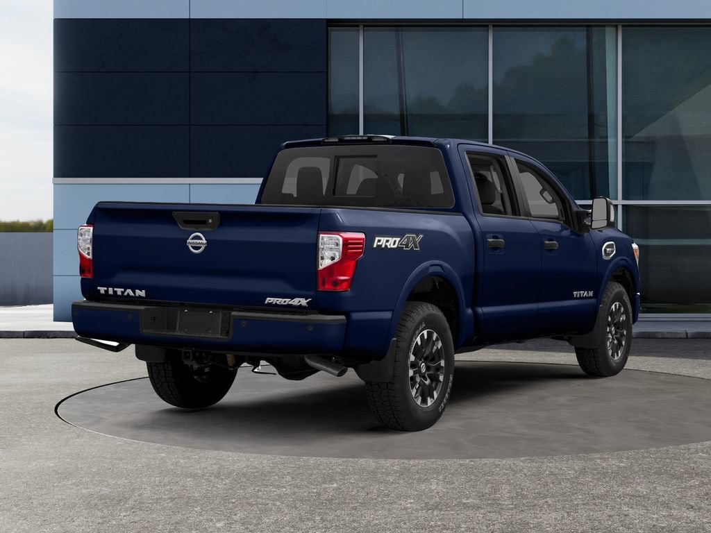 Used 2017 Nissan Titan PRO-4X w/ Pro-4x Convenience Package AWD/4WD image 2