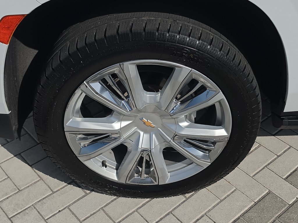 Used 2023 Chevrolet Suburban High Country w/ LPO, Illumination Package RWD image 7