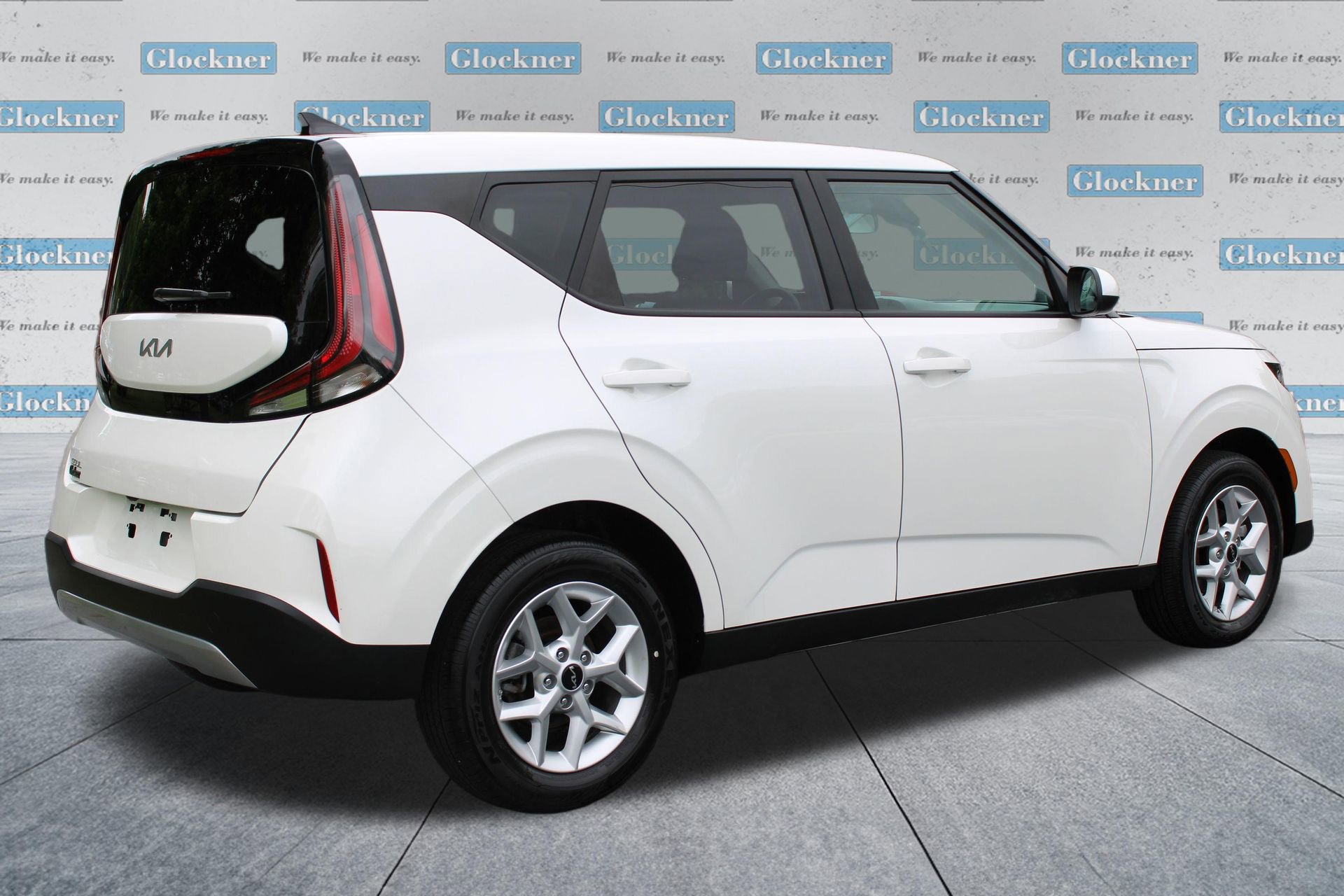 Used 2025 Kia Soul LX FWD image 6