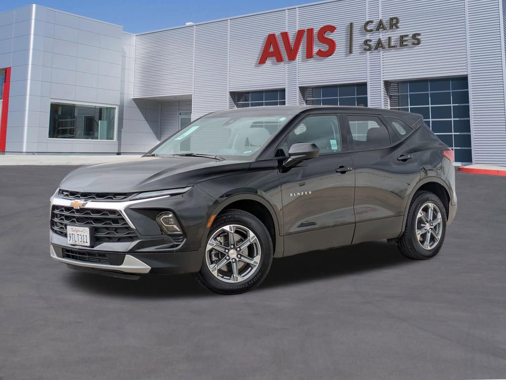 Used 2025 Chevrolet Blazer LT AWD/4WD image 1