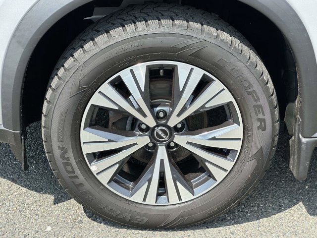 Used 2023 Nissan Rogue SV AWD/4WD image 10