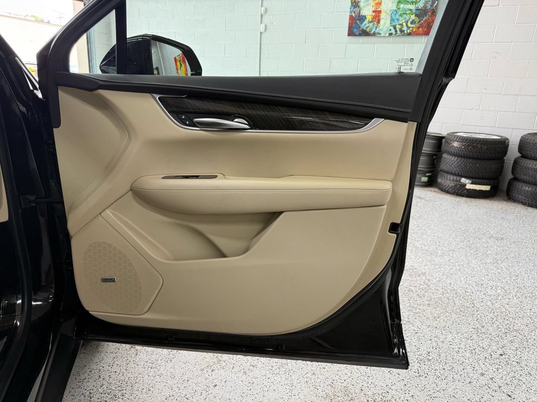 Used 2018 Cadillac XT5 AWD image 15