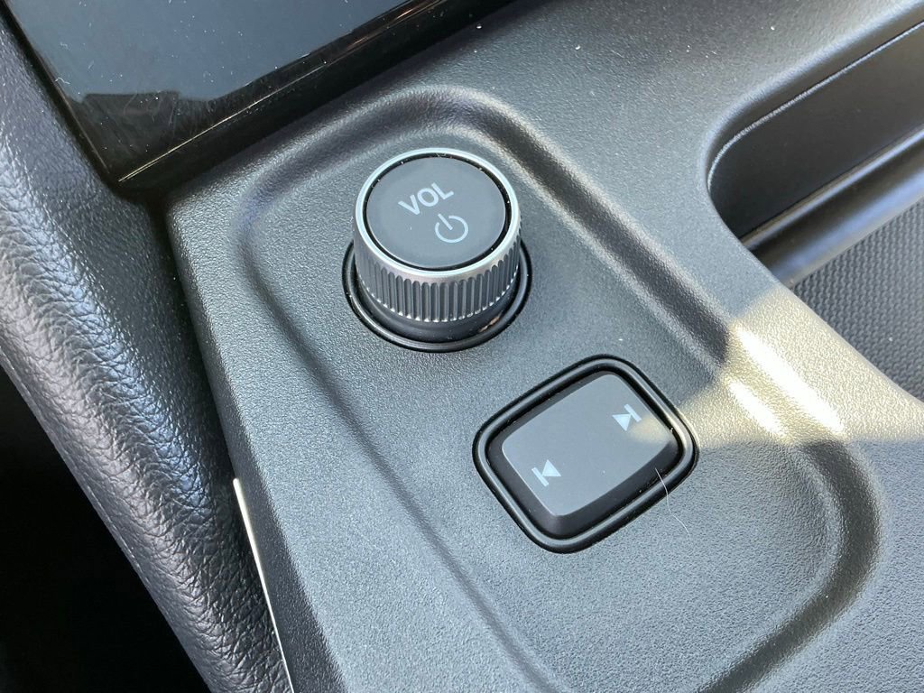 Used 2025 Acura MDX FWD image 29