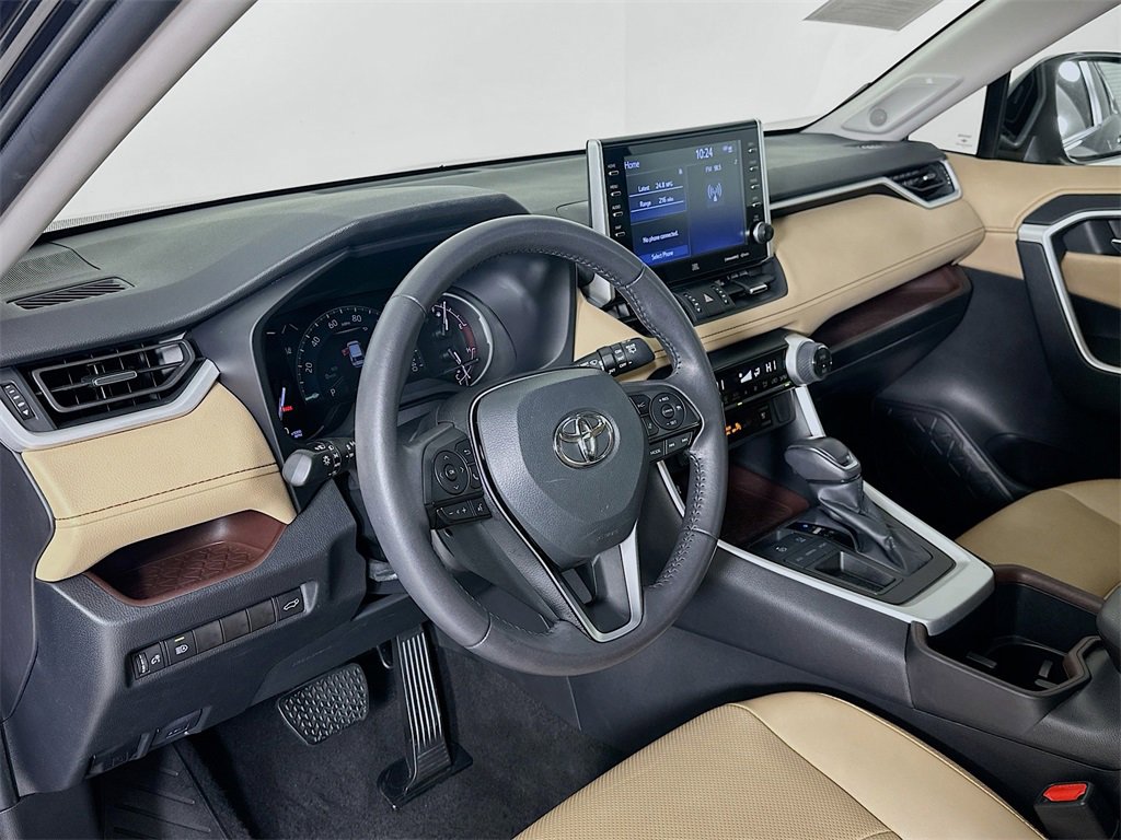 Used 2022 Toyota RAV4 Limited image 12