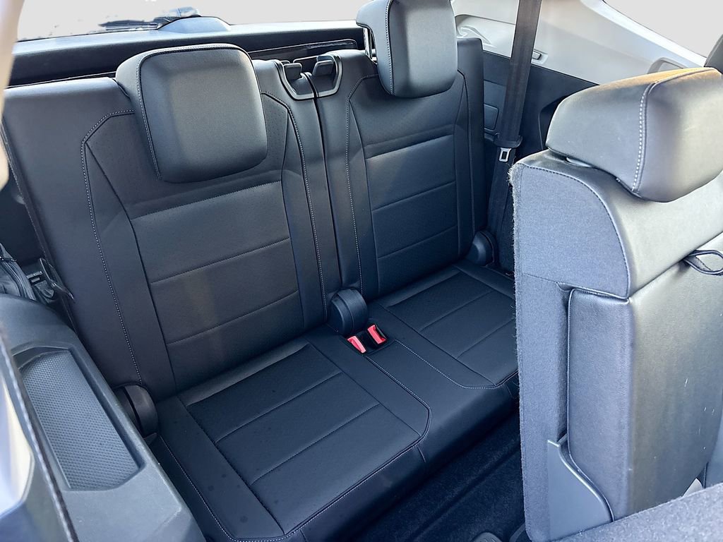 Used 2018 Volkswagen Tiguan SE w/ Front Fog Lights Package image 27