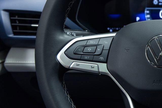 Used 2024 Volkswagen Taos SE image 15