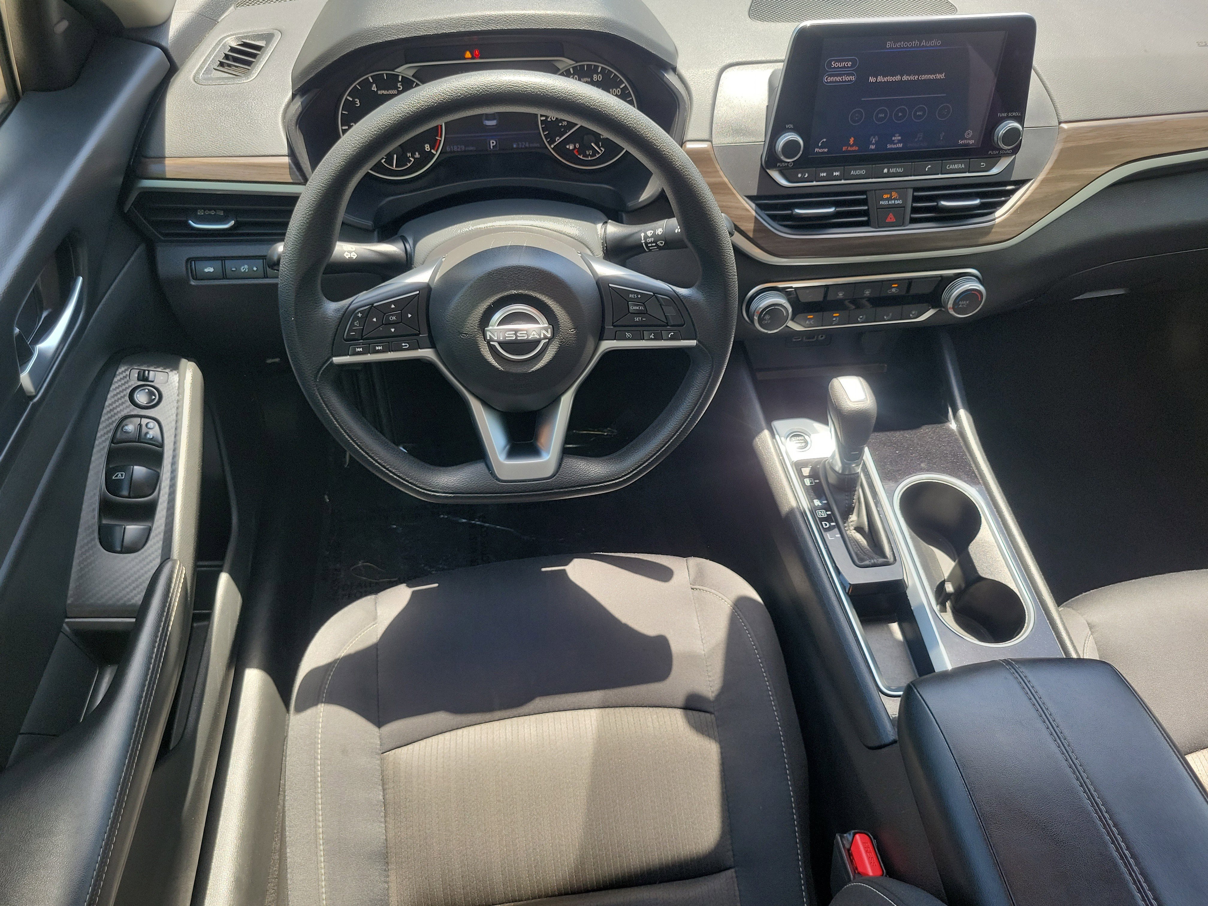 Used 2024 Nissan Altima 2.5 SV FWD image 11