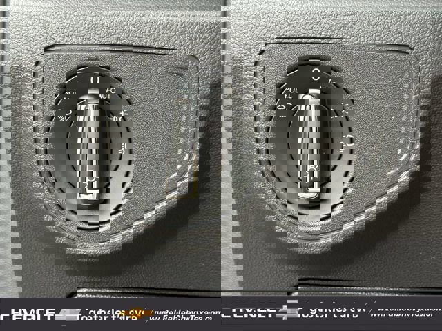 Used 2021 Volkswagen Atlas Cross Sport SE image 25