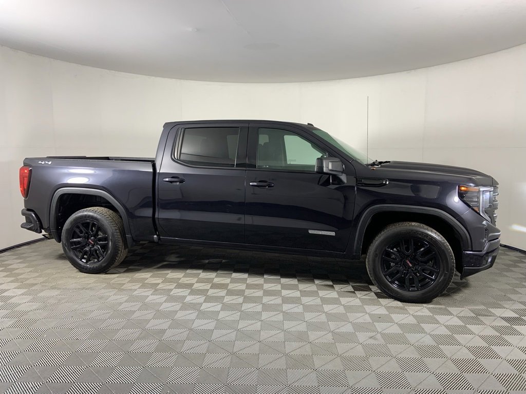 Used 2023 GMC Sierra 1500 Elevation image 2
