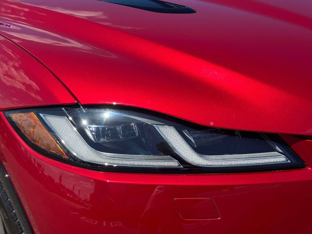 Used 2025 Jaguar F-PACE SVR 575 Edition AWD/4WD image 9