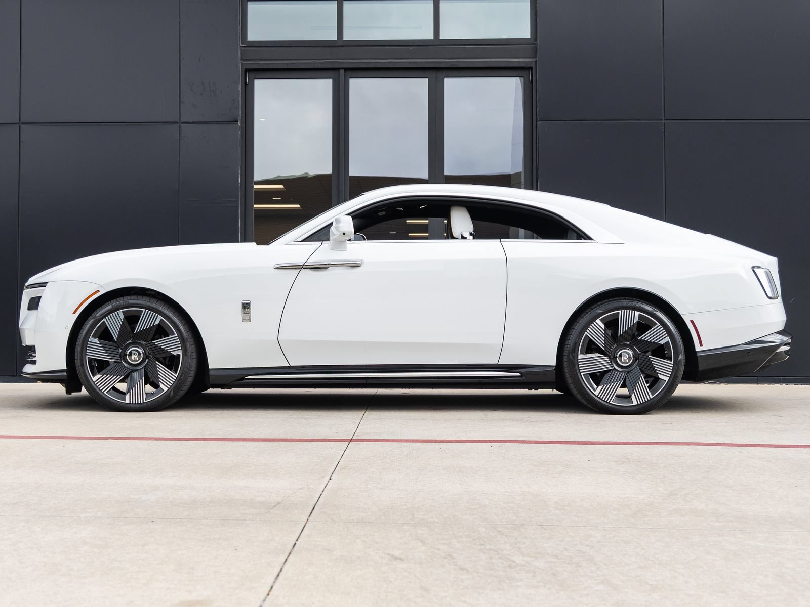 Used 2024 Rolls-Royce Spectre AWD/4WD image 3
