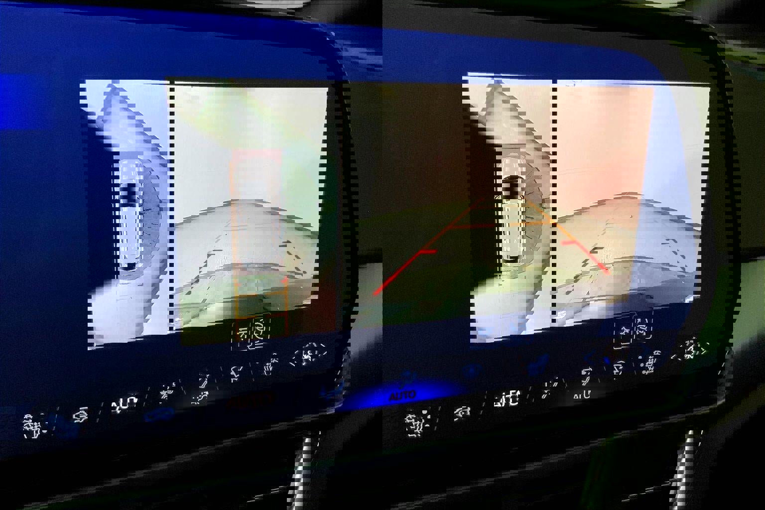 Used 2025 Chevrolet Equinox EV LT w/ Convenience Package FWD image 20