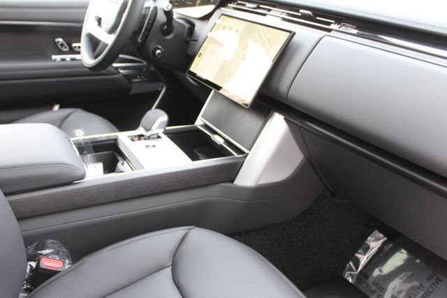 New 2026 Land Rover Range Rover SE image 24
