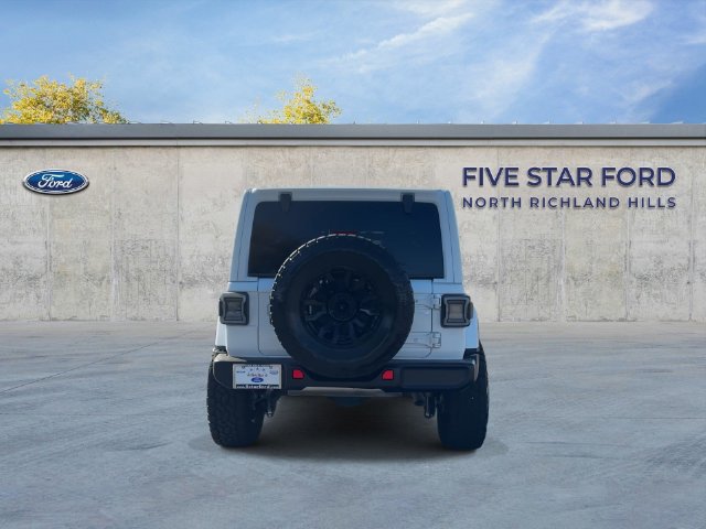 Used 2023 Jeep Wrangler Unlimited Sahara AWD/4WD image 8