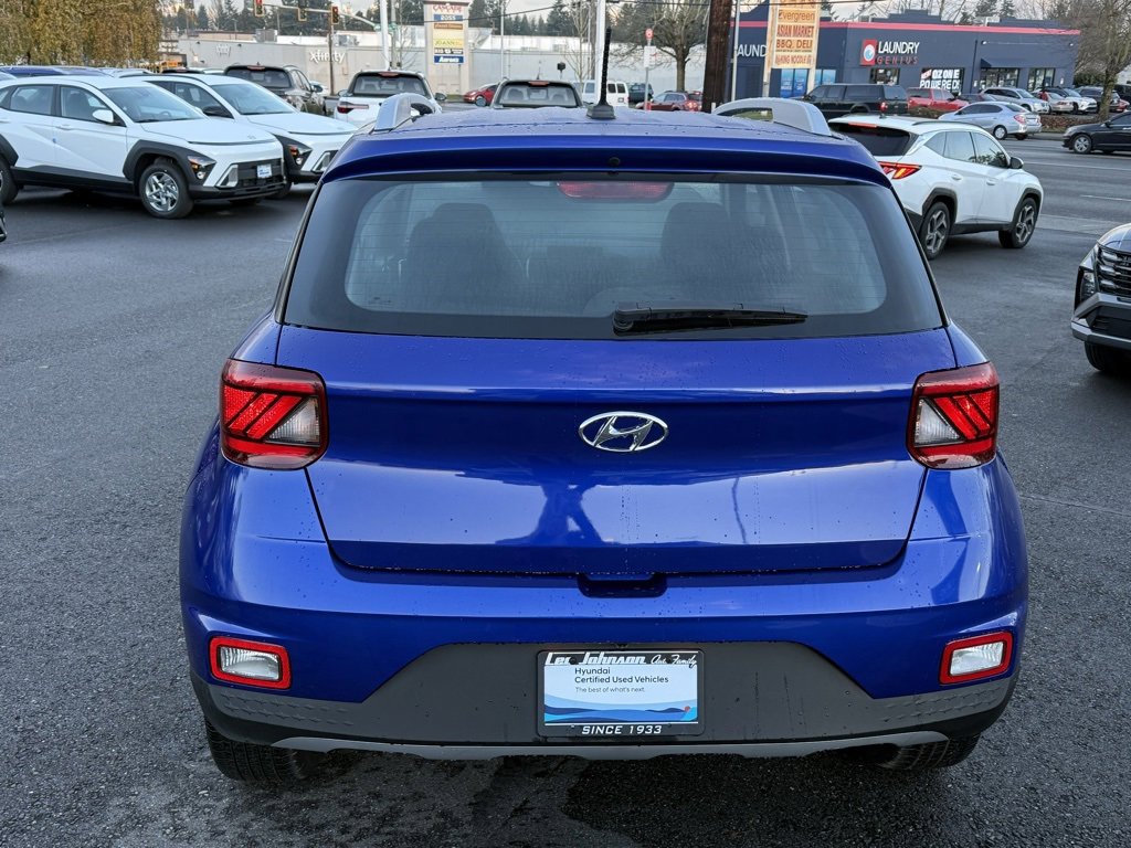 Used 2024 Hyundai Venue SEL image 4