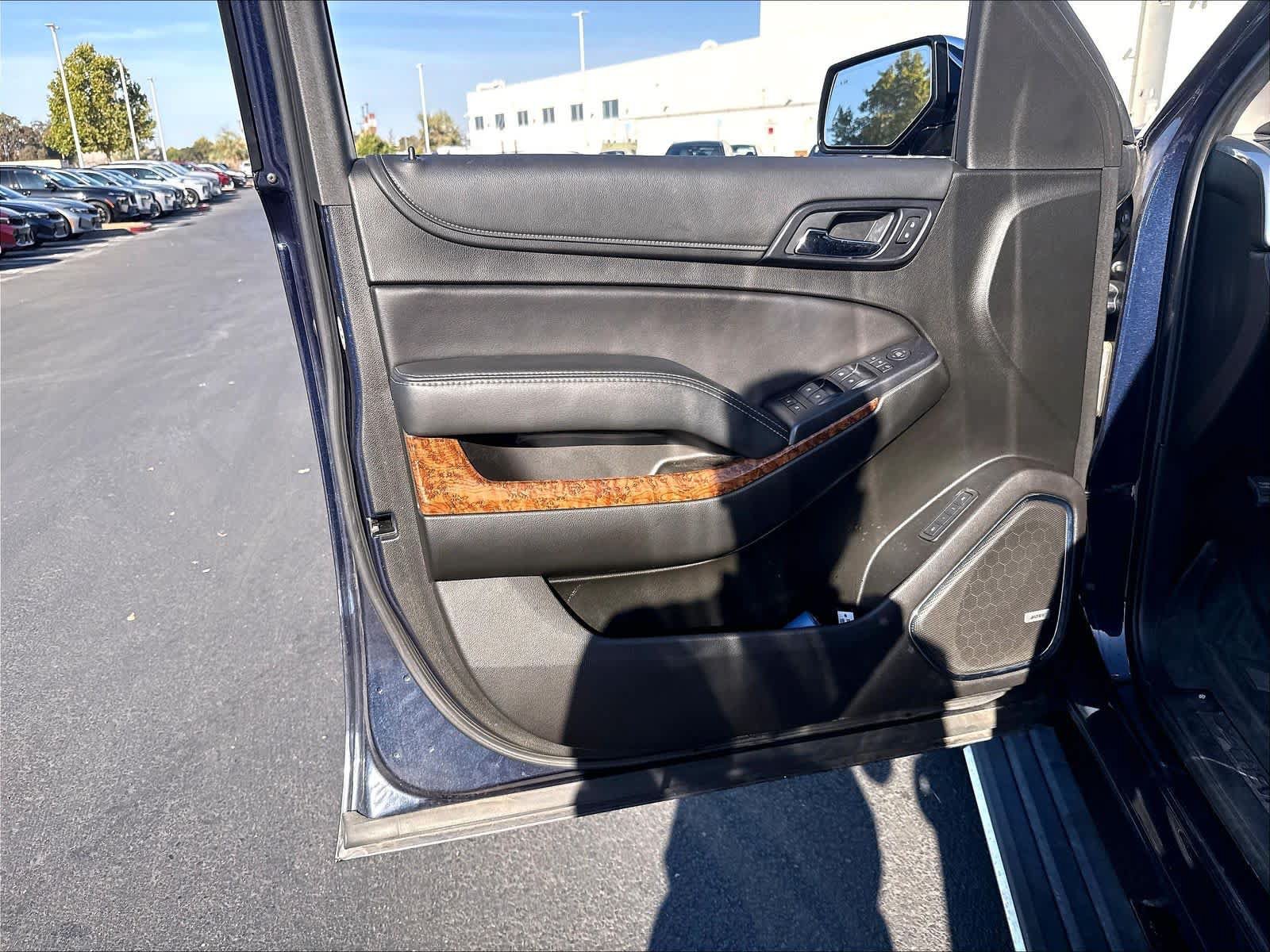 Used 2019 Chevrolet Tahoe Premier w/ Premier Plus Edition AWD/4WD image 19